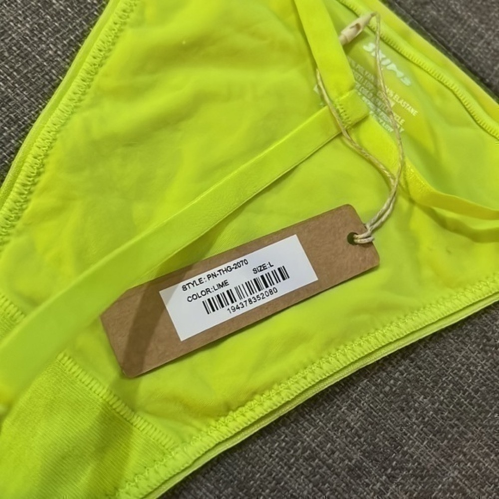 Skims Fits Everybody T-String Thong - Picture 3 of 12